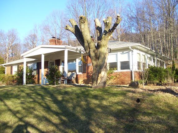 Well Maintained Ranch